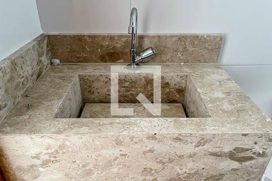 Banheiro de apartamento para alugar com 2 quartos, 49m² em Vila Isolina Mazzei, São Paulo