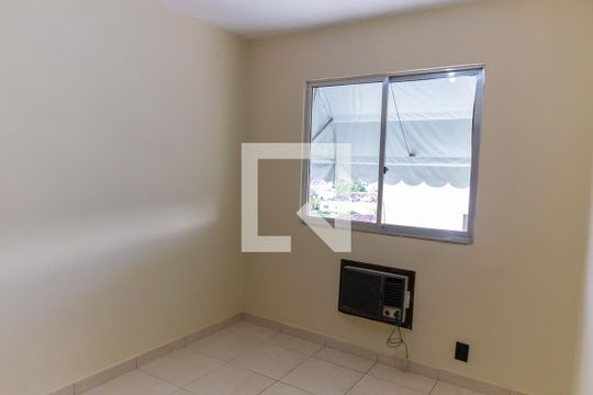 Quarto 1 de apartamento para alugar com 2 quartos, 52m² em Bento Ribeiro, Rio de Janeiro