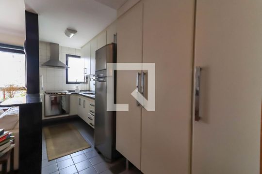 Cozinha de apartamento à venda com 2 quartos, 105m² em Vila Andrade, São Paulo