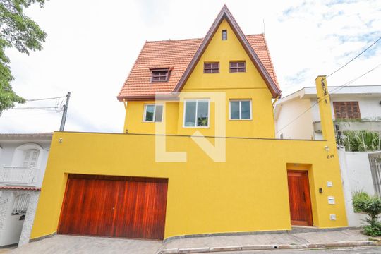 Fachada de casa para alugar com 4 quartos, 500m² em Jardim Franca, São Paulo