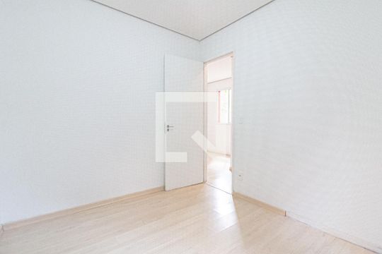 Quarto 1 de apartamento à venda com 2 quartos, 42m² em Vila Talarico, São Paulo