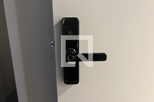 Fechadura Eletronica de kitnet/studio para alugar com 1 quarto, 30m² em Perdizes, São Paulo
