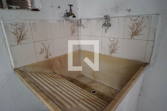 Área de serviço de casa à venda com 4 quartos, 280m² em Vila Nhocuné, São Paulo