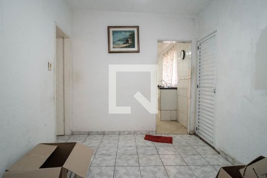 Casa à venda com 4 quartos, 280m² em Vila Nhocuné, São Paulo