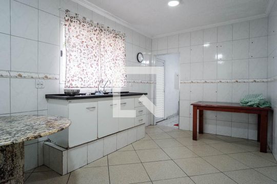 Cozinha de casa à venda com 4 quartos, 280m² em Vila Nhocuné, São Paulo