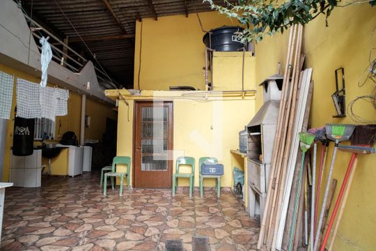 Área comum de casa à venda com 4 quartos, 280m² em Vila Nhocuné, São Paulo