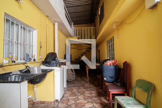 Área comum de casa à venda com 4 quartos, 280m² em Vila Nhocuné, São Paulo