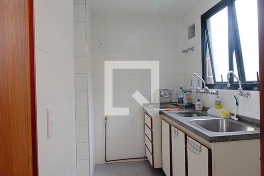 Cozinha  de apartamento para alugar com 1 quarto, 43m² em Vila Andrade, São Paulo