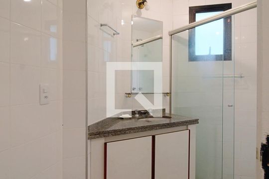 Banheiro  de apartamento para alugar com 1 quarto, 43m² em Vila Andrade, São Paulo