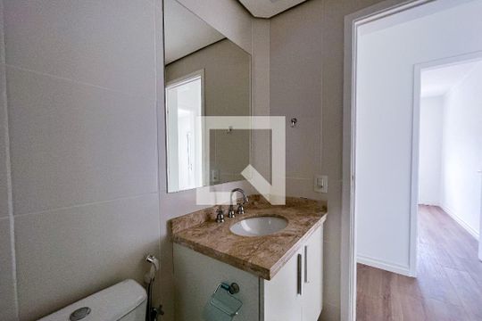 Banheiro  de apartamento para alugar com 2 quartos, 74m² em Vila Olímpia, São Paulo