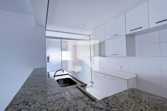 Cozinha de apartamento para alugar com 2 quartos, 74m² em Vila Olímpia, São Paulo