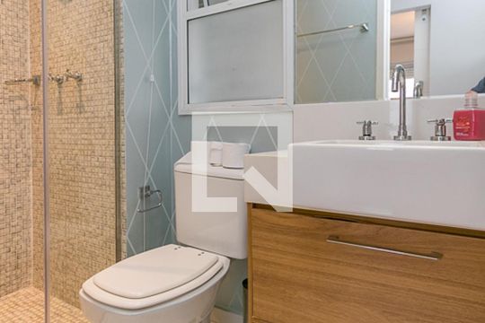 Banheiro de apartamento para alugar com 2 quartos, 71m² em Cidade Monções, São Paulo