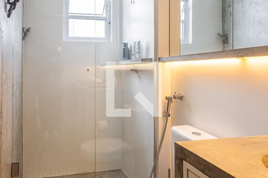 Banheiro de apartamento para alugar com 1 quarto, 32m² em Bela Vista, São Paulo
