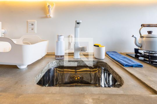 Cozinha de apartamento para alugar com 1 quarto, 32m² em Bela Vista, São Paulo