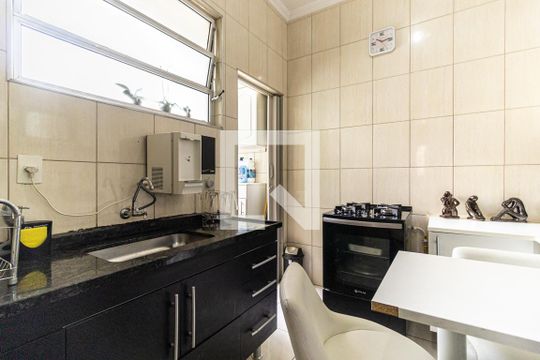 Cozinha de apartamento à venda com 2 quartos, 68m² em Santa Ifigênia, São Paulo