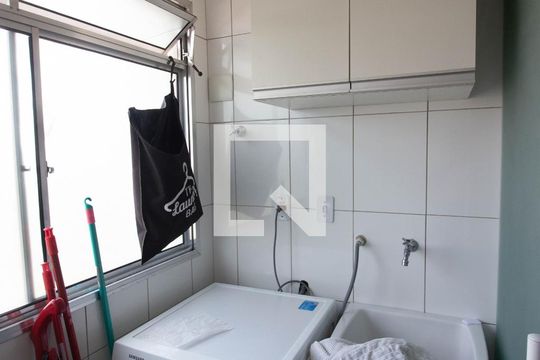 Área de Serviço de apartamento para alugar com 2 quartos, 49m² em Vila Taquari, São Paulo