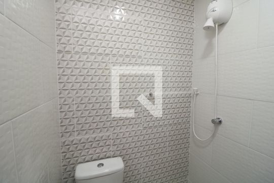 Banheiro de casa para alugar com 1 quarto, 50m² em Jardim Vila Formosa, São Paulo