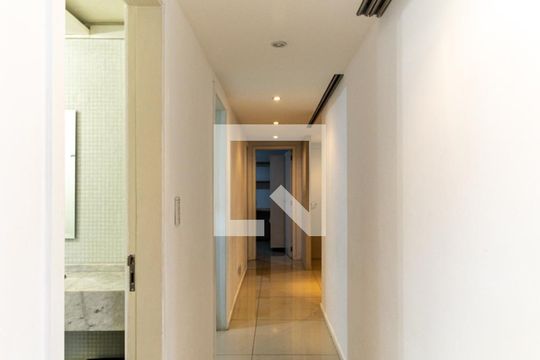 Corredor dos Quartos de apartamento à venda com 2 quartos, 103m² em Santa Cecilia, São Paulo