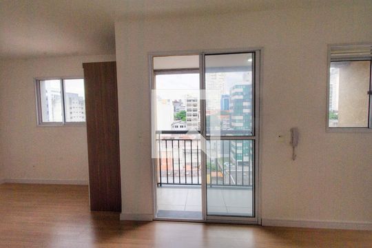 Sala - Cozinha de kitnet/studio para alugar com 1 quarto, 27m² em Jardim Nélia, São Paulo