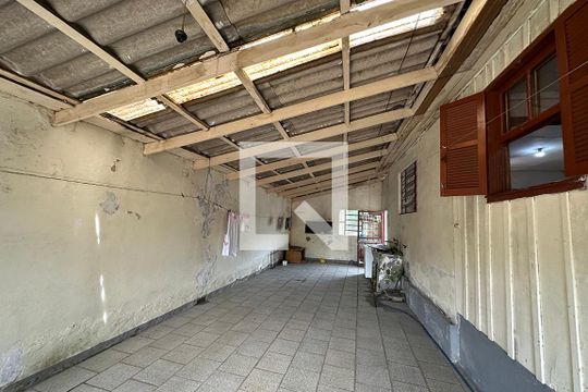 Garagem de casa à venda com 2 quartos, 90m² em Santa Teresa, São Leopoldo