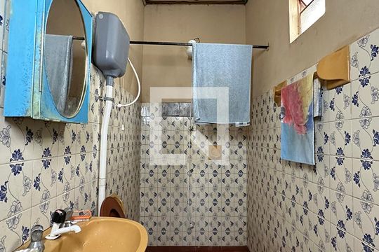 Banheiro de casa à venda com 2 quartos, 90m² em Santa Teresa, São Leopoldo