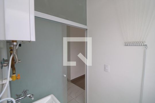 Área de Serviço de apartamento para alugar com 2 quartos, 47m² em Cidade Satelite Santa Barbara, São Paulo