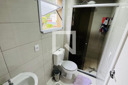 Banheiro da suíte  de apartamento para alugar com 2 quartos, 87m² em Passo do Feijó, Alvorada