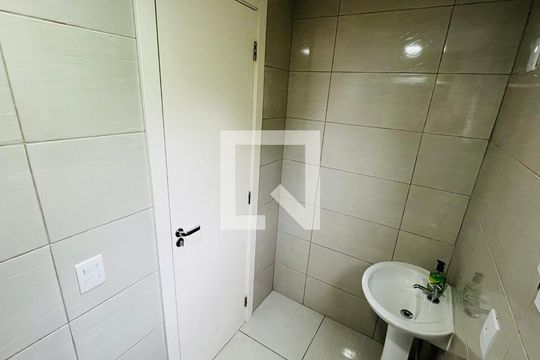 Banheiro da Suíte de apartamento para alugar com 2 quartos, 87m² em Passo do Feijó, Alvorada