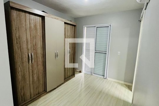 Suíte  de apartamento para alugar com 2 quartos, 87m² em Passo do Feijó, Alvorada