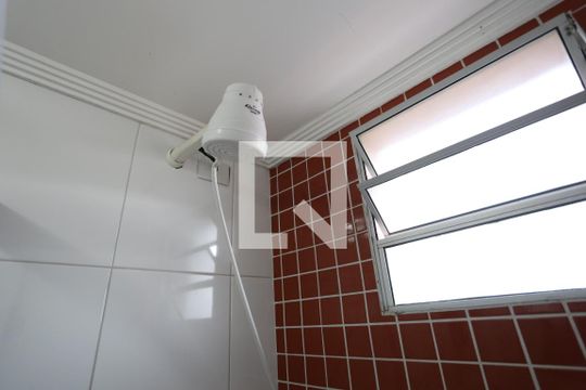 Banheiro de apartamento à venda com 2 quartos, 49m² em Cangaiba, São Paulo