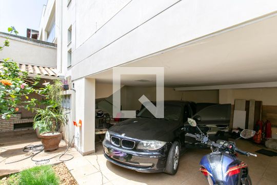 Garagem de apartamento para alugar com 2 quartos, 100m² em Serrano, Belo Horizonte