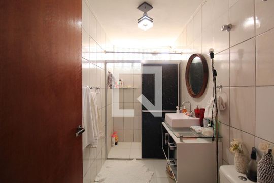 Banheiro de apartamento à venda com 3 quartos, 100m² em Brás, São Paulo