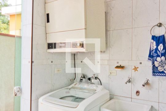 Área de Serviço de casa para alugar com 4 quartos, 600m² em Jardim Regina, São Paulo