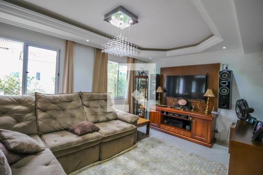 Sala de casa de condomínio para alugar com 5 quartos, 250m² em Jardim Rosaura, Jundiaí