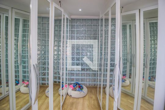 Closet de casa de condomínio para alugar com 5 quartos, 250m² em Jardim Rosaura, Jundiaí