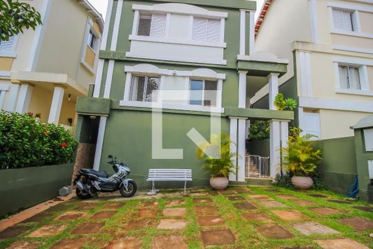 Garagem de casa de condomínio para alugar com 5 quartos, 250m² em Jardim Rosaura, Jundiaí