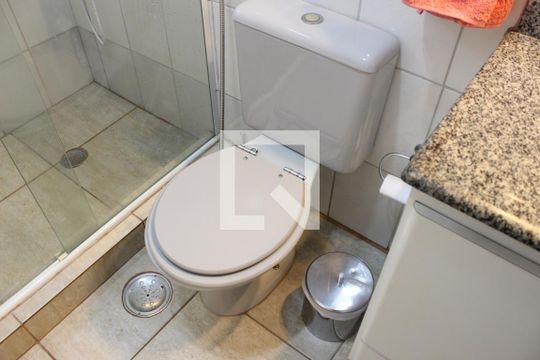 Banheiro de apartamento para alugar com 1 quarto, 46m² em Itararé, São Vicente