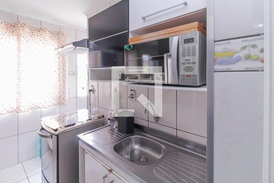 Cozinha de apartamento à venda com 2 quartos, 44m² em Fazenda da Juta, São Paulo