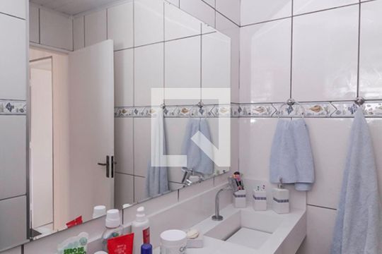 Banheiro de apartamento à venda com 2 quartos, 44m² em Fazenda da Juta, São Paulo