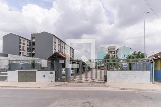 Fachado do condomínio de apartamento à venda com 2 quartos, 44m² em Fazenda da Juta, São Paulo