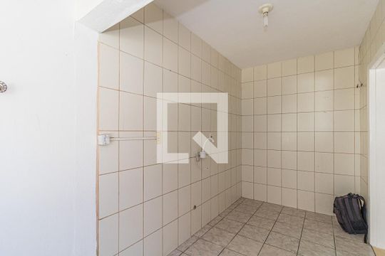 Cozinha e Área de Serviço de apartamento para alugar com 2 quartos, 74m² em Rubem Berta, Porto Alegre