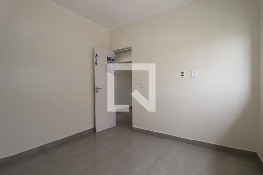 Quarto 2 de apartamento para alugar com 2 quartos, 62m² em Setor Habitacional Vicente Pires, Brasília
