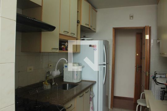 Cozinha de apartamento à venda com 3 quartos, 69m² em Vila São Paulo, São Paulo