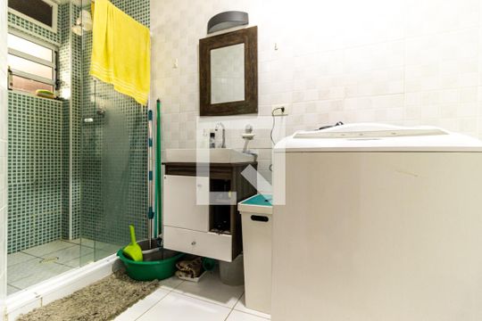 Banheiro de kitnet/studio à venda com 1 quarto, 33m² em República, São Paulo