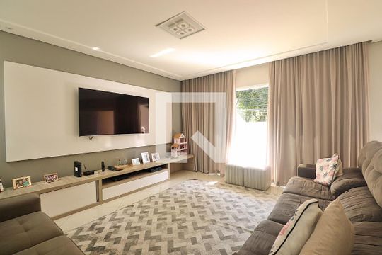 Sala de casa para alugar com 3 quartos, 258m² em Vila Curuçá, Santo André