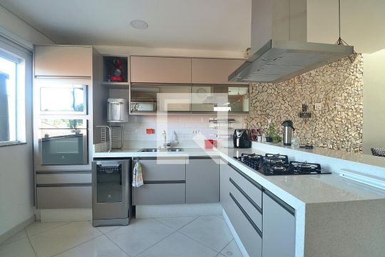 Cozinha de casa à venda com 3 quartos, 258m² em Vila Curuçá, Santo André