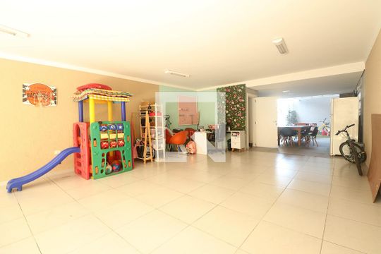 Garagem de casa à venda com 3 quartos, 258m² em Vila Curuçá, Santo André