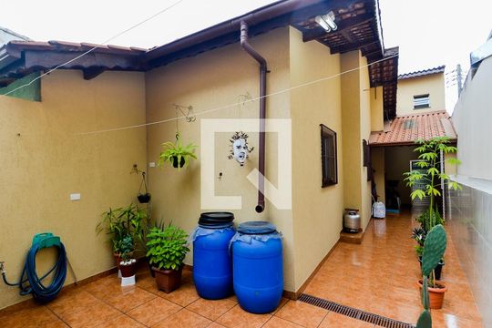 Quintal de casa à venda com 3 quartos, 188m² em Vila Cocaia, Guarulhos