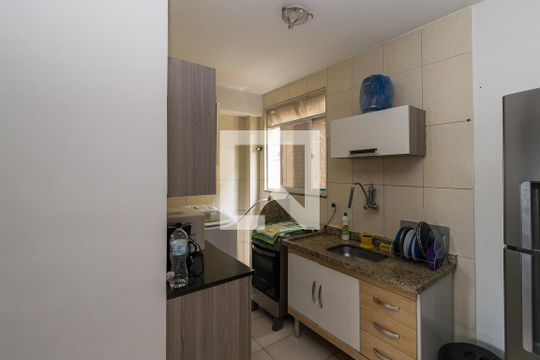 Cozinha de apartamento à venda com 1 quarto, 42m² em Olaria, Rio de Janeiro