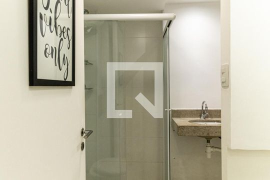 Banheiro de kitnet/studio à venda com 1 quarto, 29m² em Vila Buarque, São Paulo